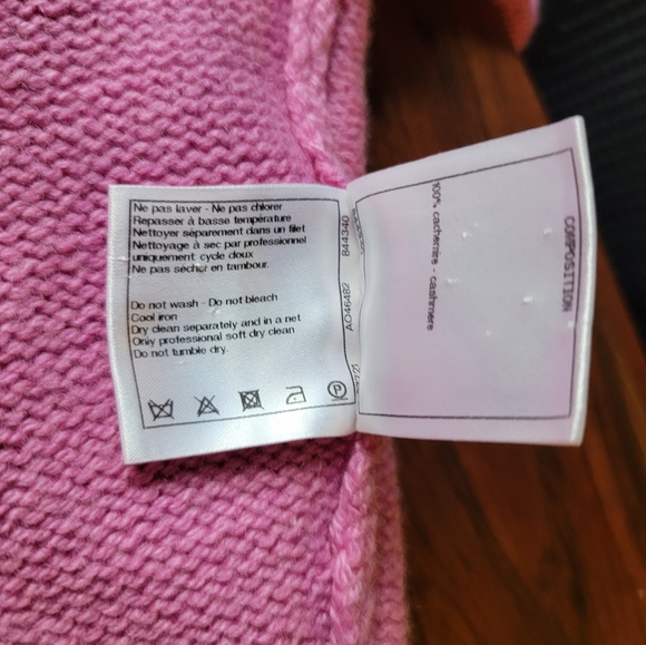 HOSTPICK !!!! Chanel Cashmere Sweather - Picture 13 of 17